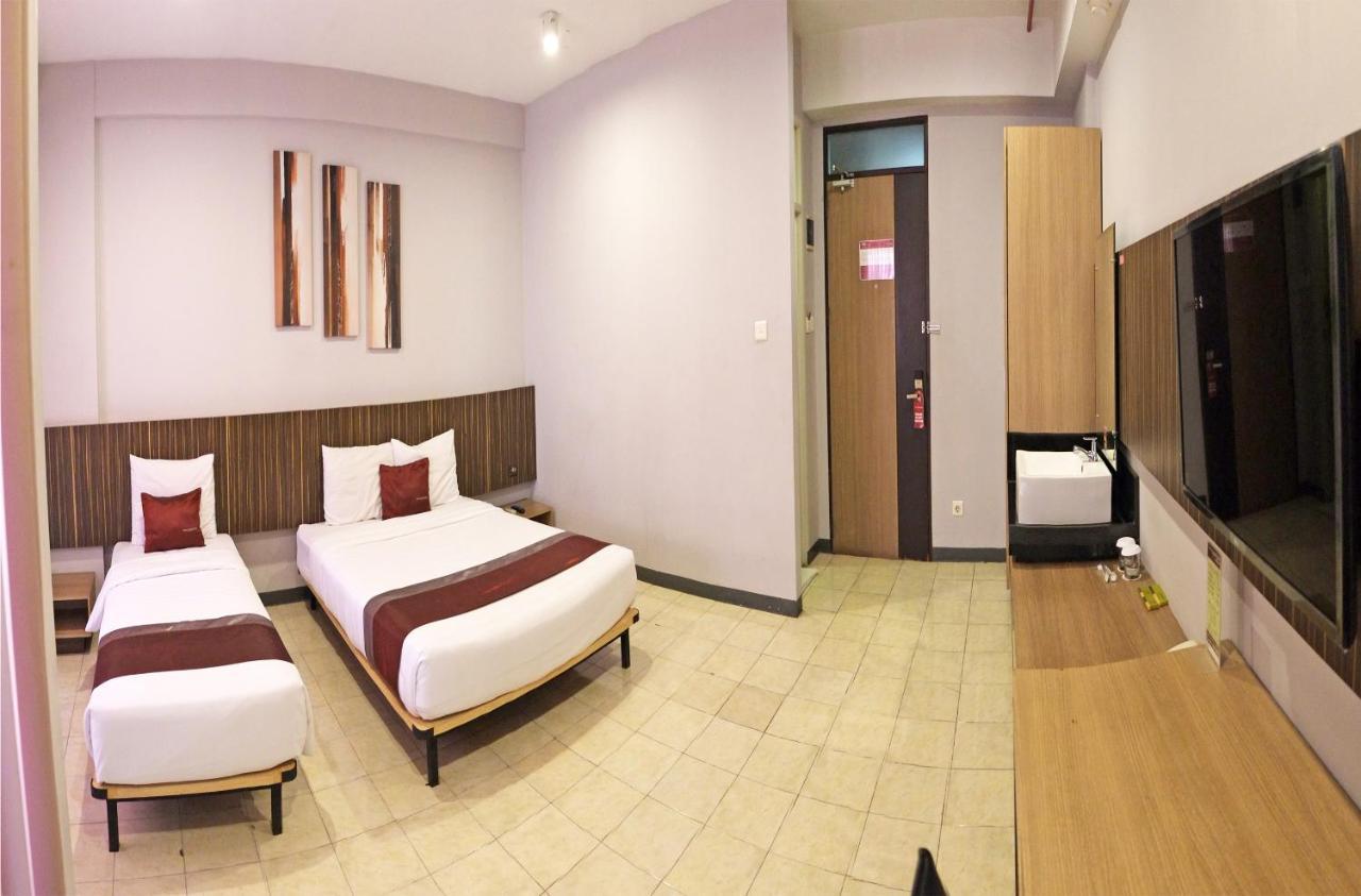 Valore Hotel Cimahi Екстериор снимка