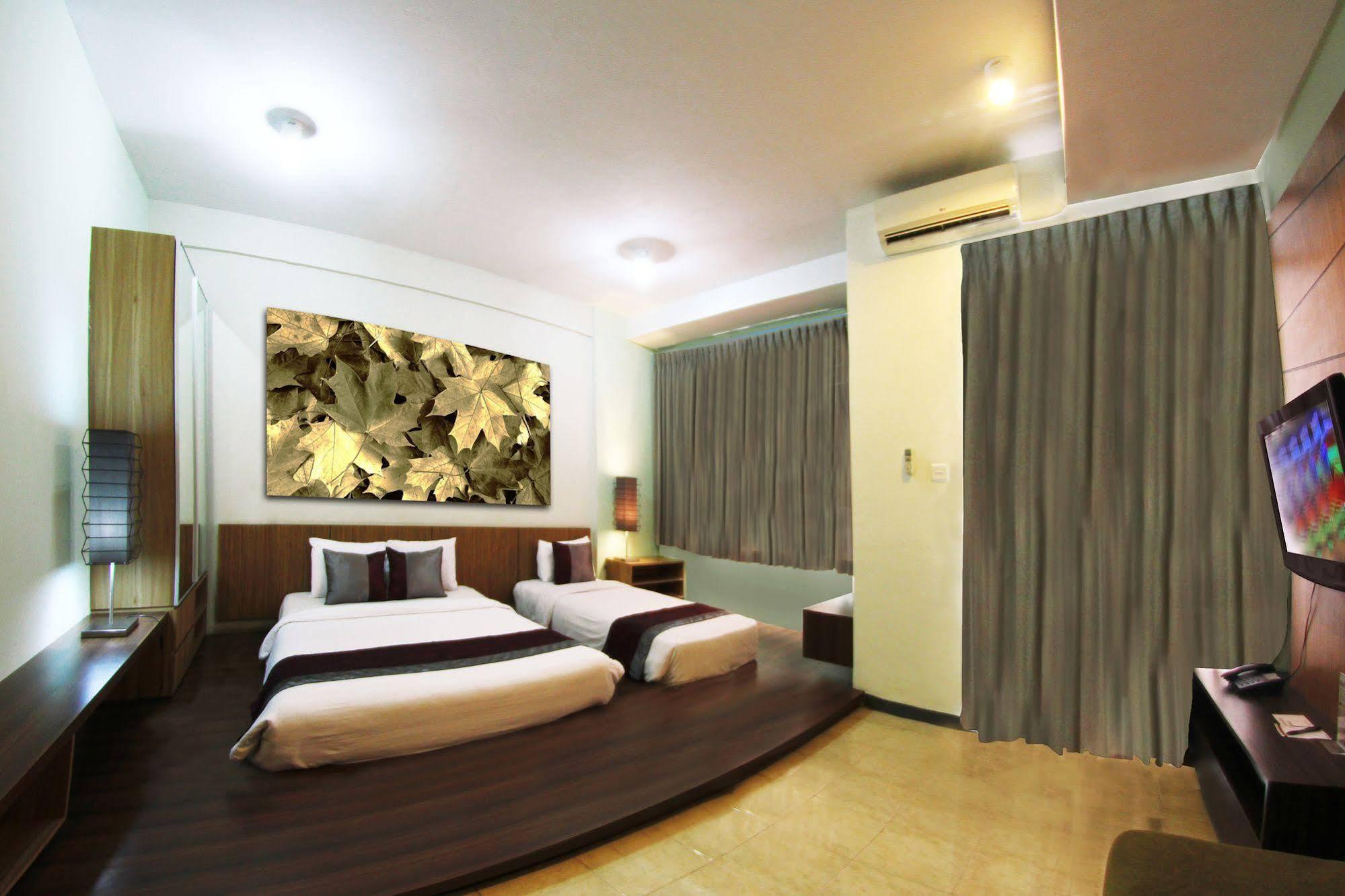 Valore Hotel Cimahi Екстериор снимка