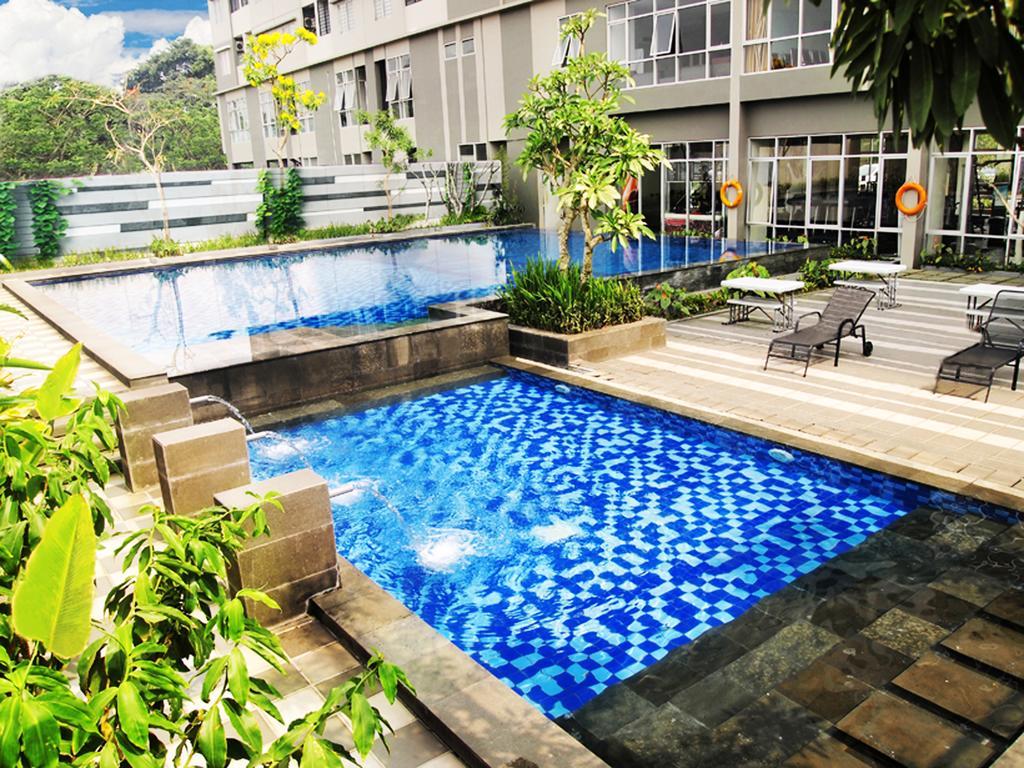 Valore Hotel Cimahi Екстериор снимка
