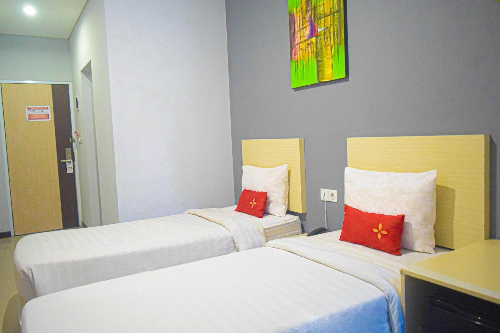 Valore Hotel Cimahi Екстериор снимка
