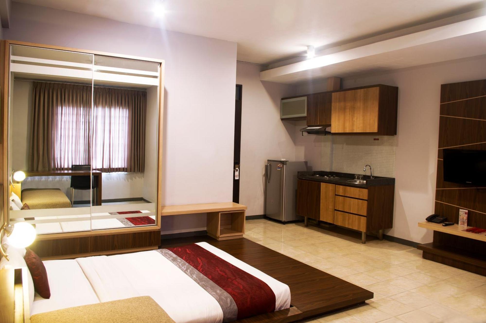 Valore Hotel Cimahi Екстериор снимка