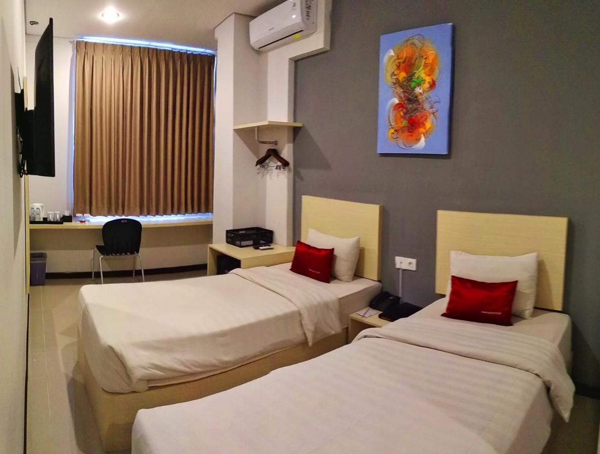 Valore Hotel Cimahi Екстериор снимка