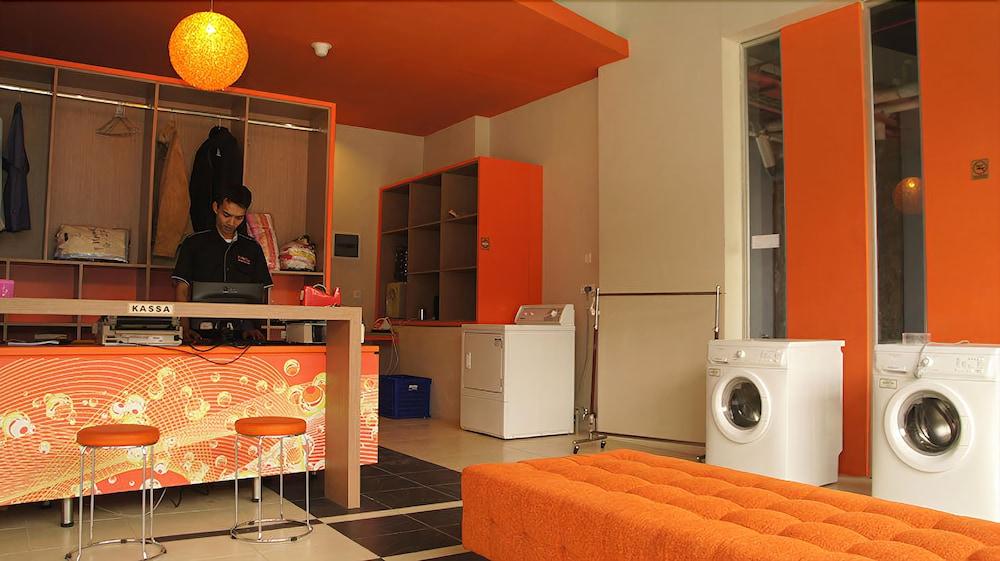 Valore Hotel Cimahi Екстериор снимка